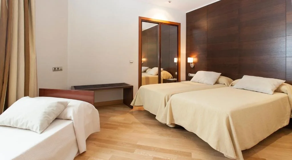 Chambre Triple — Hotel FC Villalba