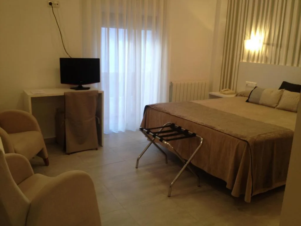 Deluxe-Zimmer mit Terrasse – 1 extragroßes Doppelbett — Hotel Felix