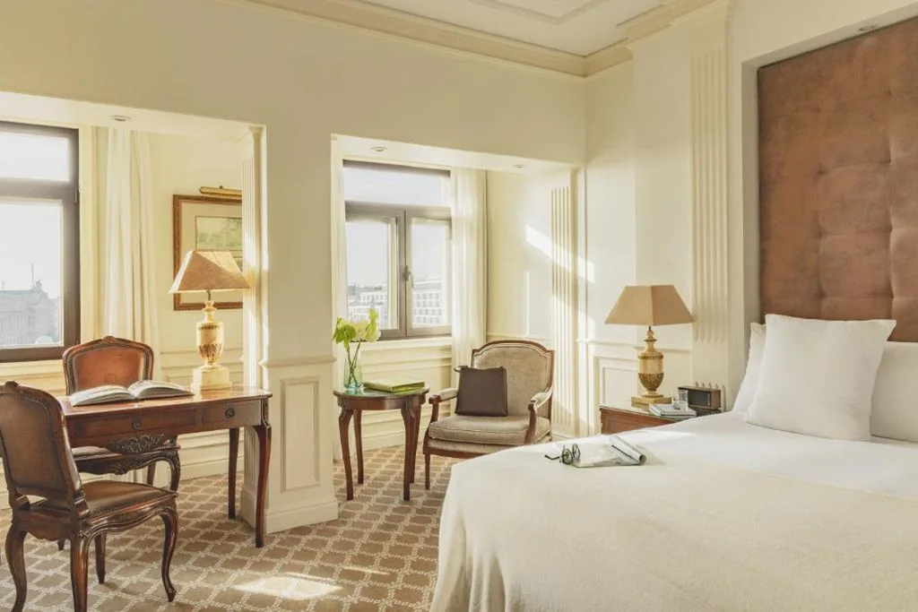 Habitación Supreme Red Level — Hotel Fénix, a Gran Meliá Hotel - The Leading Hotels of the World