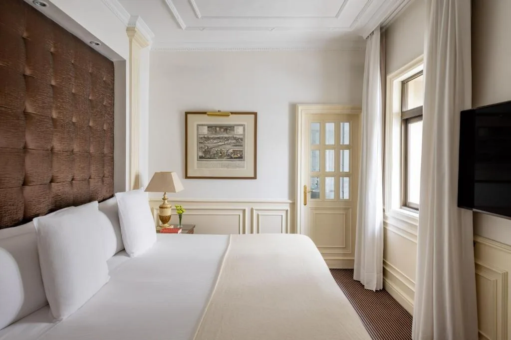 Suite Junior Red Level — Hotel Fénix, a Gran Meliá Hotel - The Leading Hotels of the World