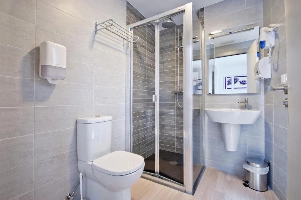 Tweepersoonskamer met terras - 2 bedden — Hotel Ferramenteiro de Portomarin