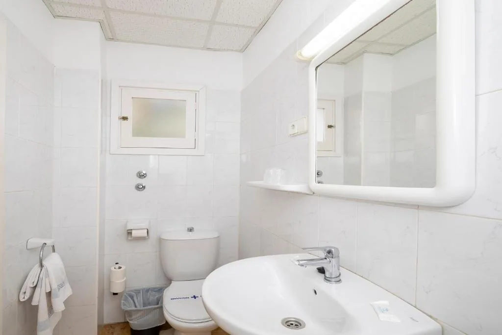 Doppelzimmer mit Terrasse – 2 Betten — Hotel Figueretes