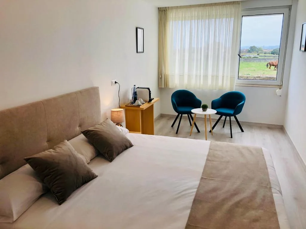Dreibettzimmer mit eigenem Bad — Hotel Finca Alcamino (Auto Check-In)