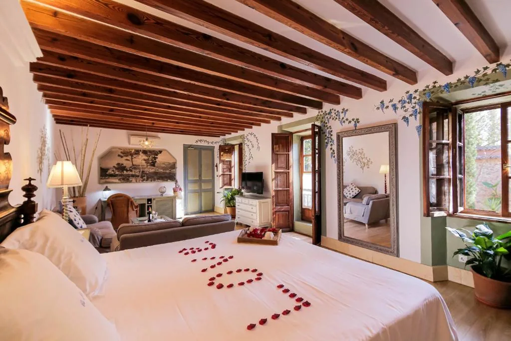 Suite Junior con terraza — Hotel Finca Ca N'ai - Adults Only