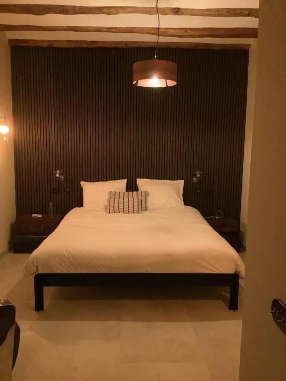 Habitación con cama extragrande y vistas a la montaña — Hotel Finca La Mixtura, Restaurant Mélange