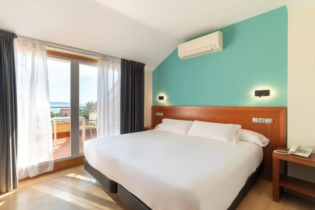 Quarto Duplo Deluxe com terraço e vista para o mar — Hotel Finisterre Playa - A de Loló Hoteles