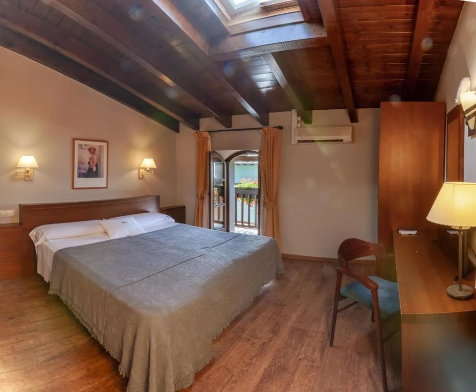 Quarto Duplo com vista para a montanha - 1 ou 2 camas — Hotel Fonda Merce