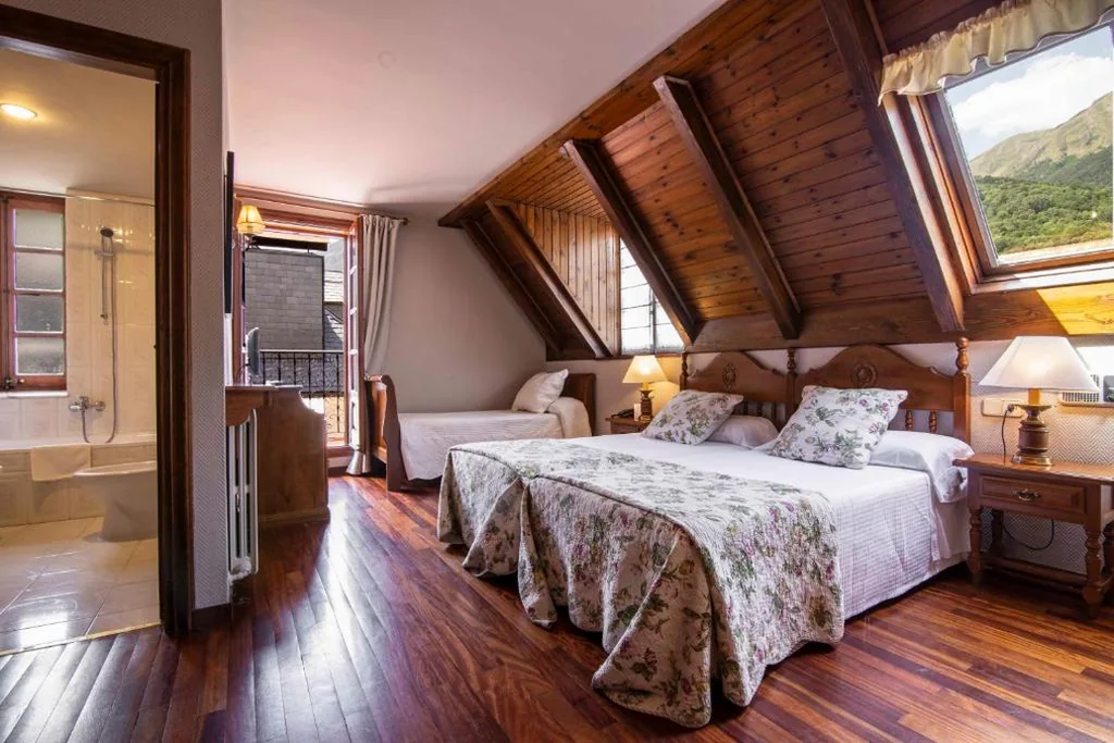 Habitación Triple — Hotel Fonfreda