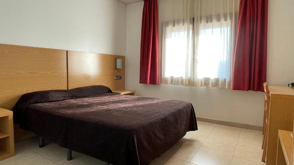 Habitación Doble (1 adulto) — Hotel Font del Pla