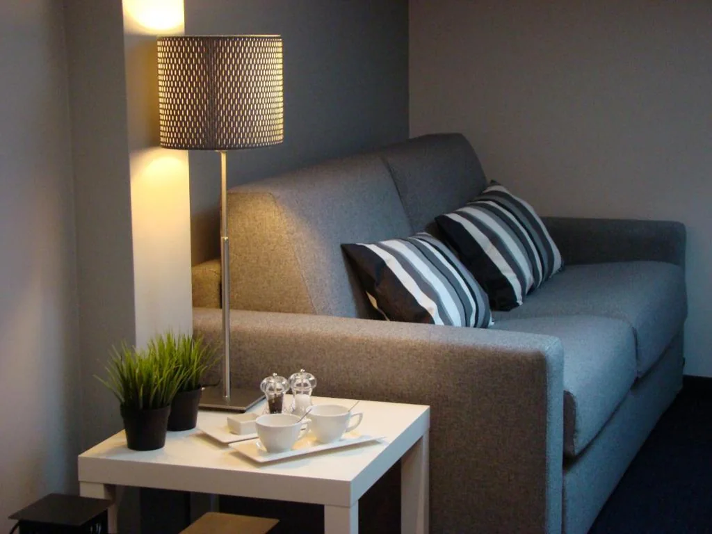 Monolocale con letto king-size e divano letto — Hotel Forum Evolución