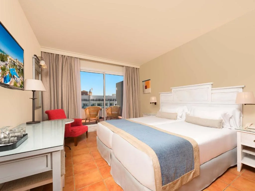 Habitación Familiar de 2 dormitorios (4 adultos) — Hotel Fuerte Conil-Resort