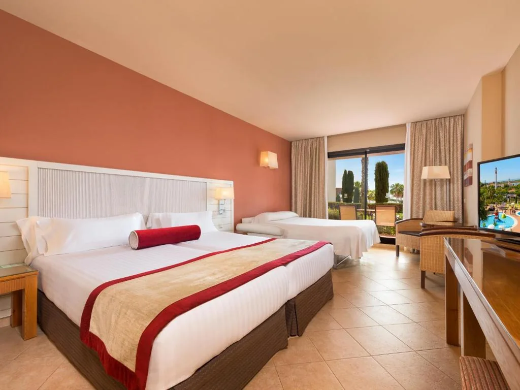 Doppel-Familienzimmer (2 Erwachsene + 2 Kinder) — Hotel Fuerte El Rompido