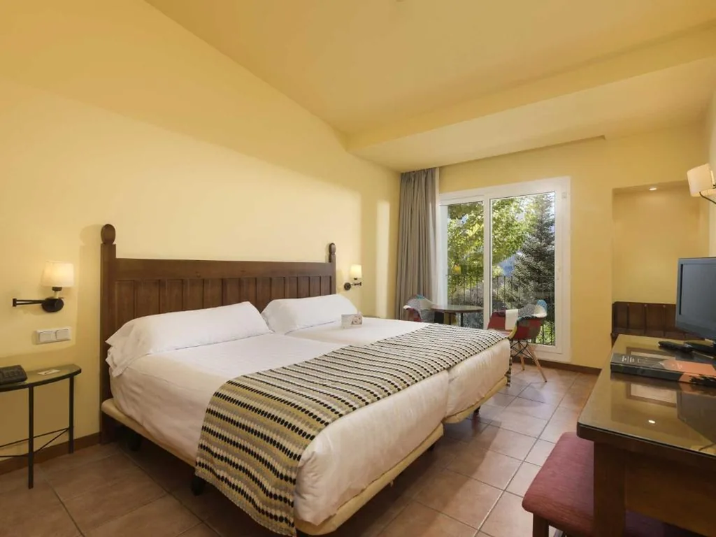 クラシックトリプルルーム — Hotel Fuerte Grazalema