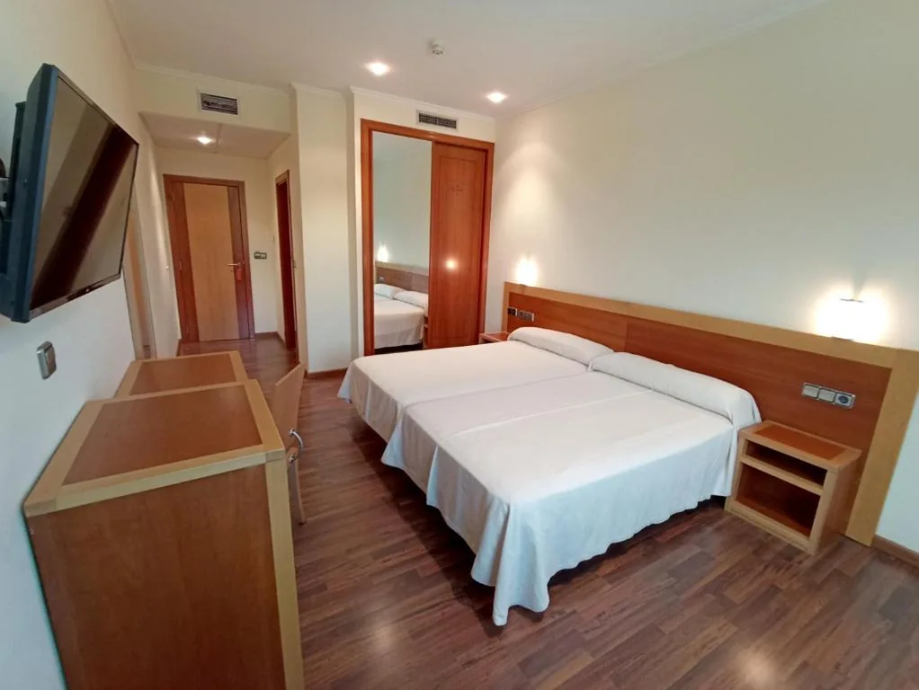 Superior tweepersoonskamer - 1 of 2 bedden — Hotel Galaico