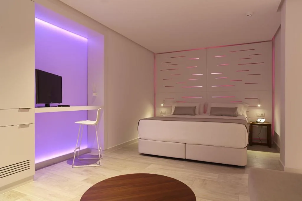 Camera Doppia con divano letto - 2 letti singoli — Hotel Garbi Ibiza & Spa