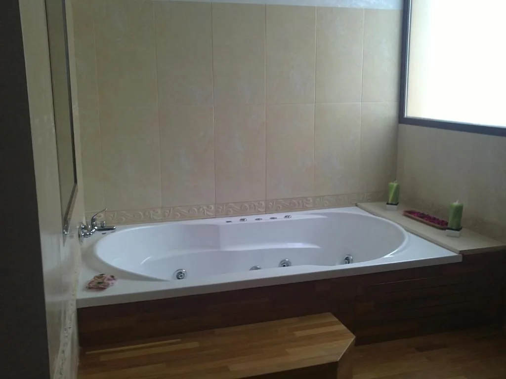 Studio mit Whirlpool — Hotel Gardu