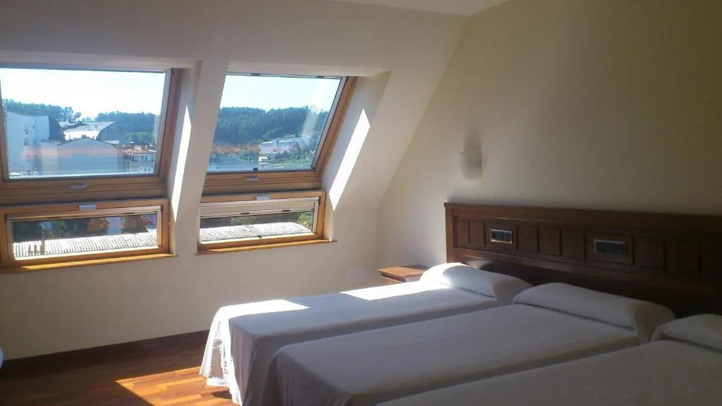 Dreibettzimmer — Hotel Garelos Betanzos