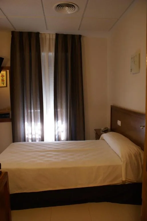 シングルルーム — Hotel Gema
