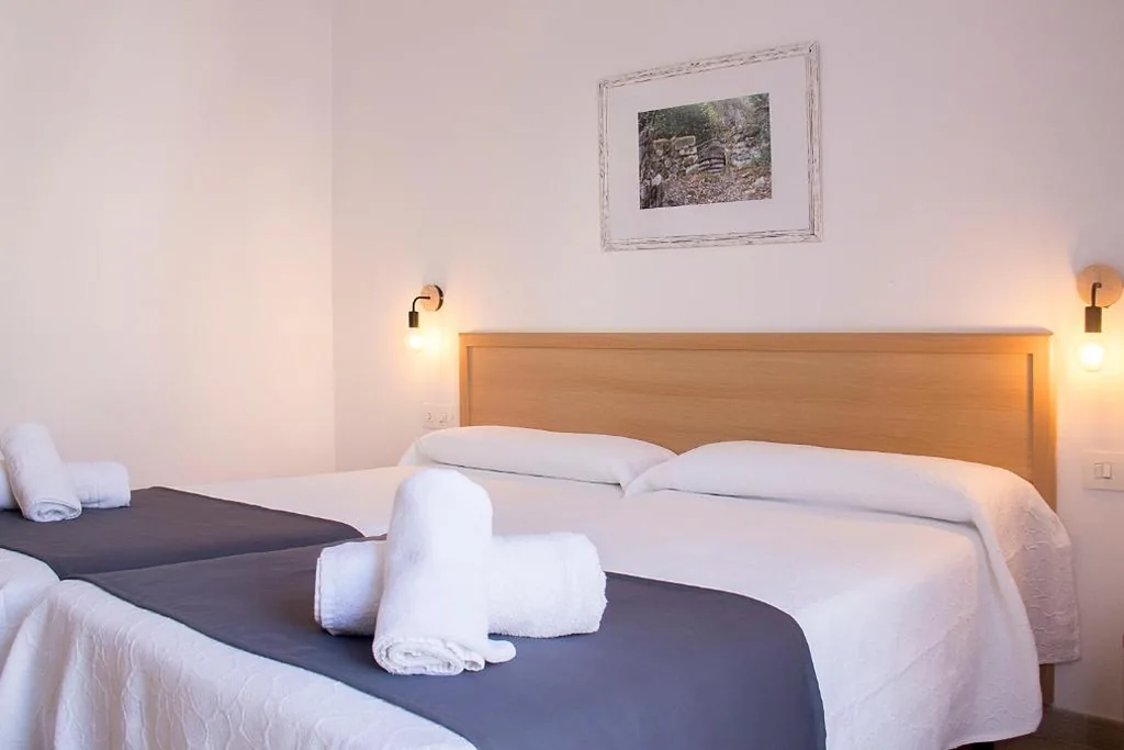 Doppelzimmer – 2 Betten — Hotel Geminis