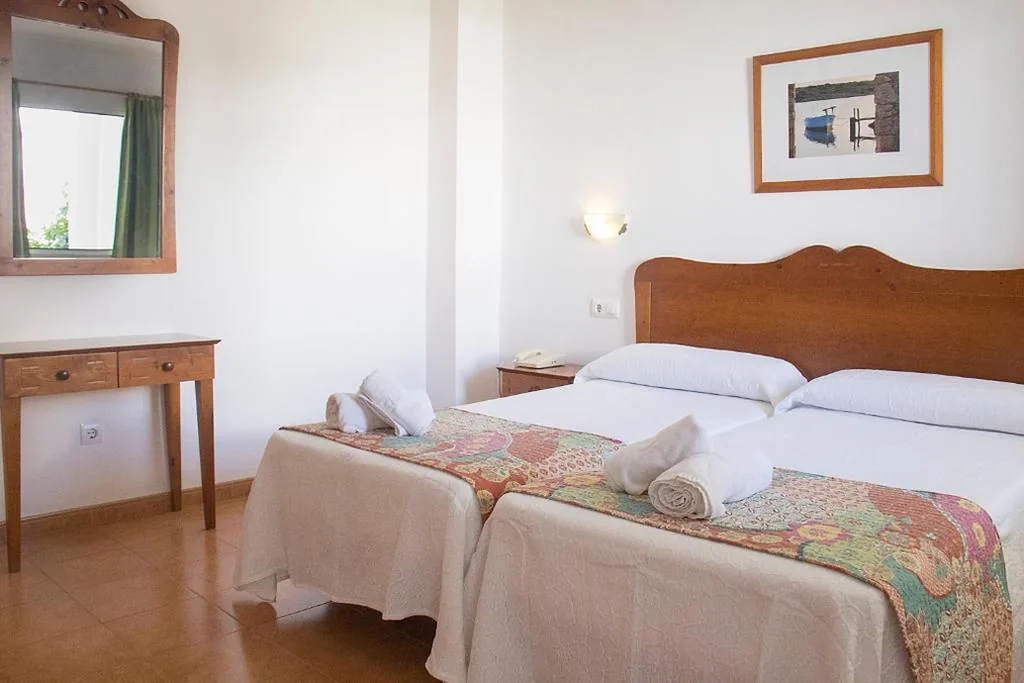 Dreibettzimmer (2 Erwachsene + 1 Kind) — Hotel Geminis
