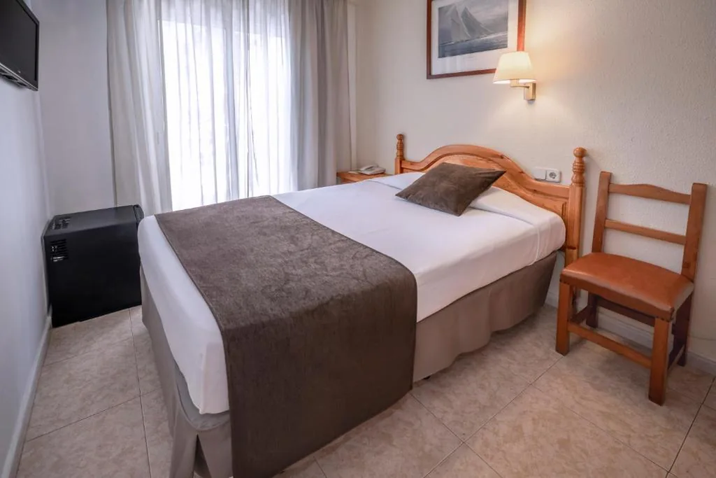 Habitación Individual — Hotel GHT Neptuno-Tossa & Venus SPA
