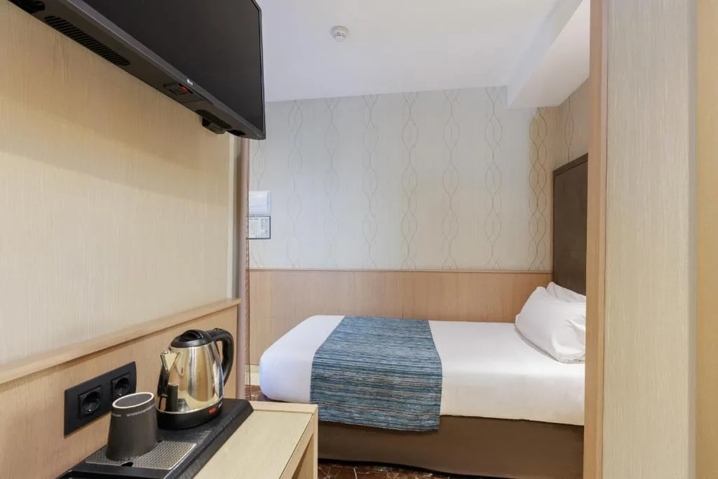 シングルルーム — Hotel Gótico