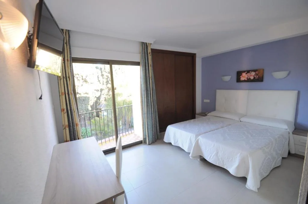 Habitación Doble con balcón - 2 camas — Hotel Goya