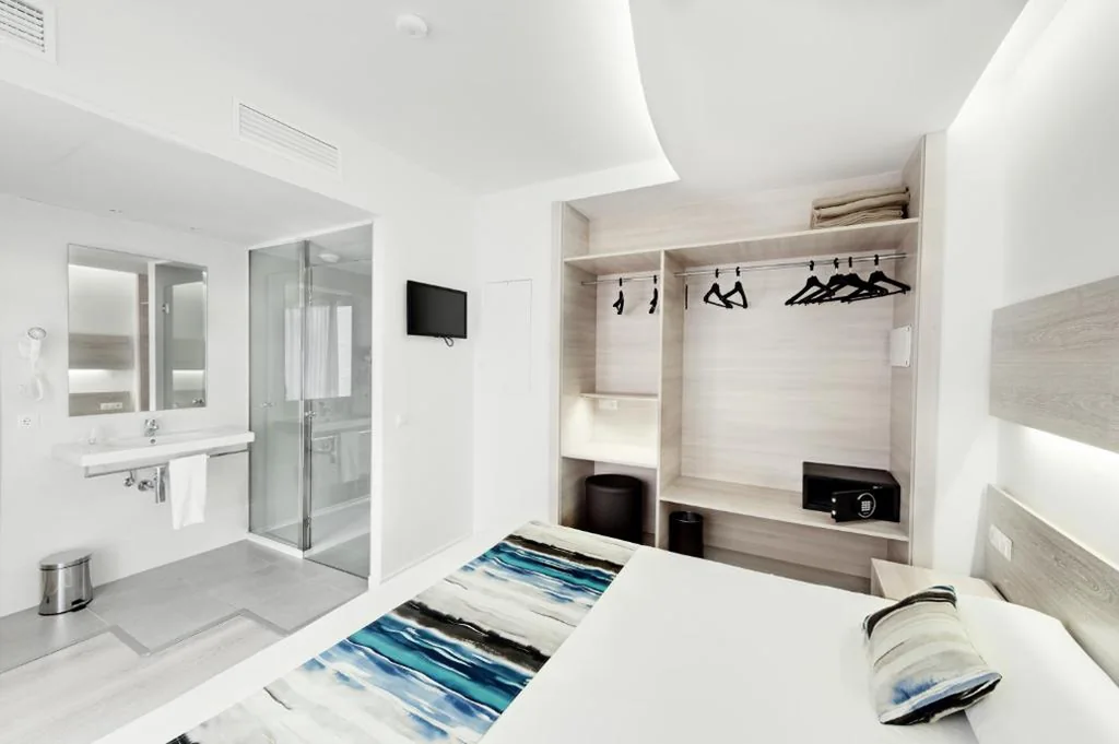 Habitación Individual con balcón — Hotel Gracia
