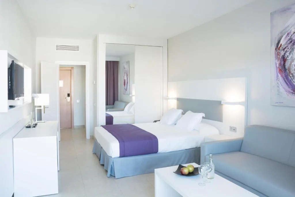 Habitación Triple Estándar — Hotel Gran Canaria Princess - Adults Only