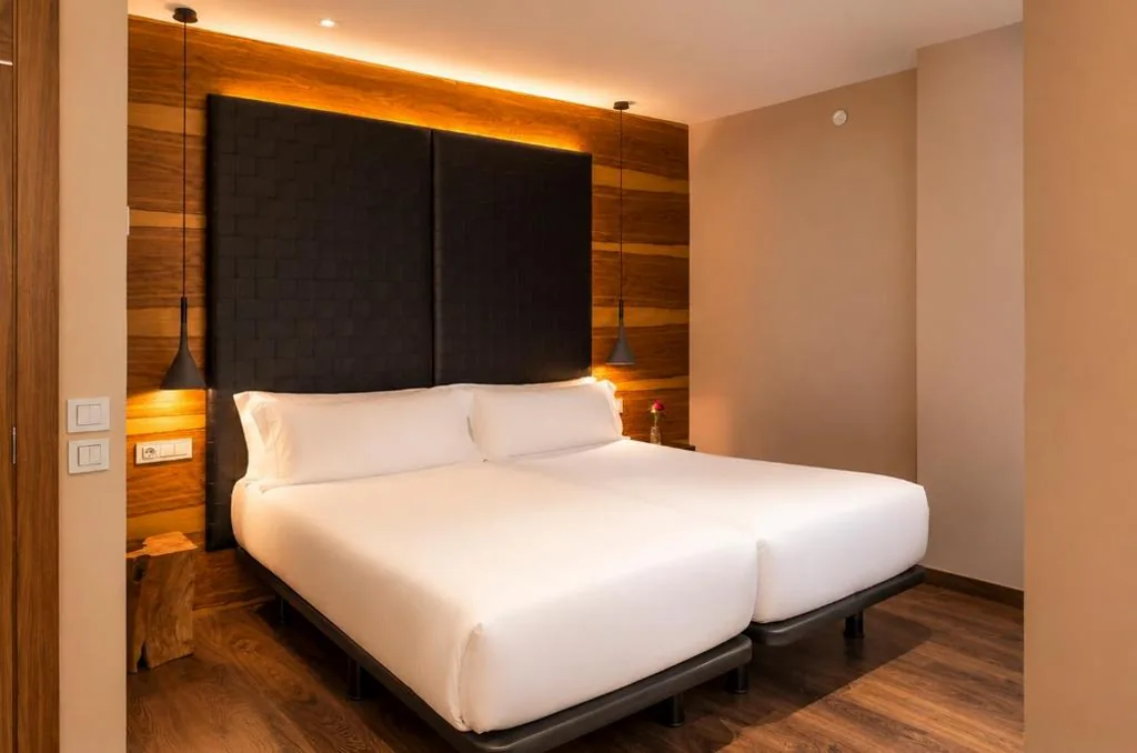 Quarto Duplo — Hotel Gran Derby Suites, a Small Luxury Hotel of the World