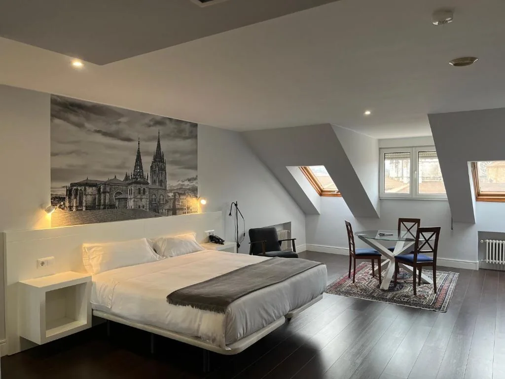 Estudio — Hotel Gran Regente