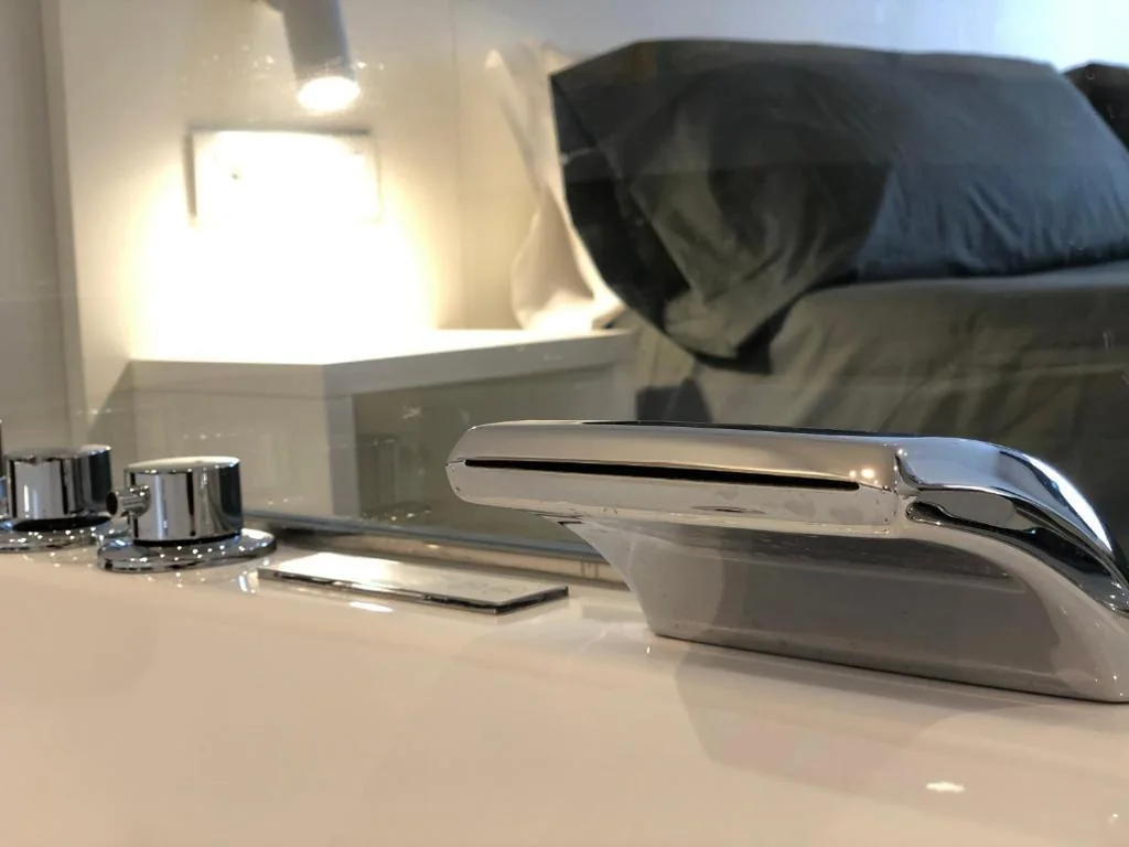 Suite Deluxe con bañera de hidromasaje — Hotel Gran Sol De Extremadura