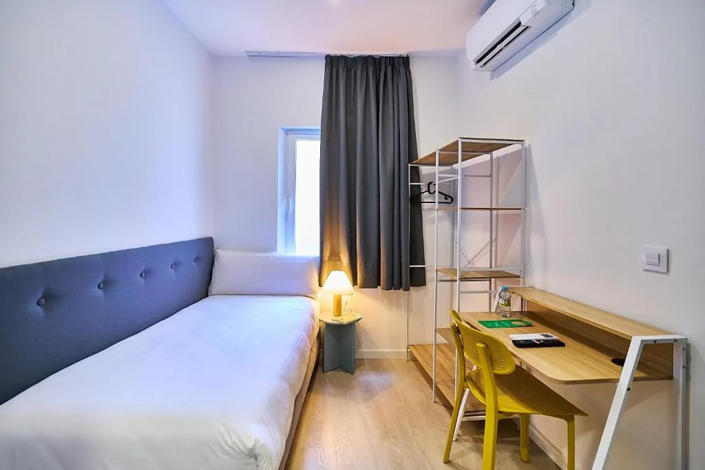 Habitación Individual — Hotel Gran Vía by gaiarooms