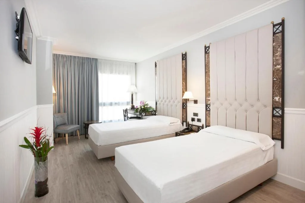 Camera Quadrupla Standard — Hotel Gran Via