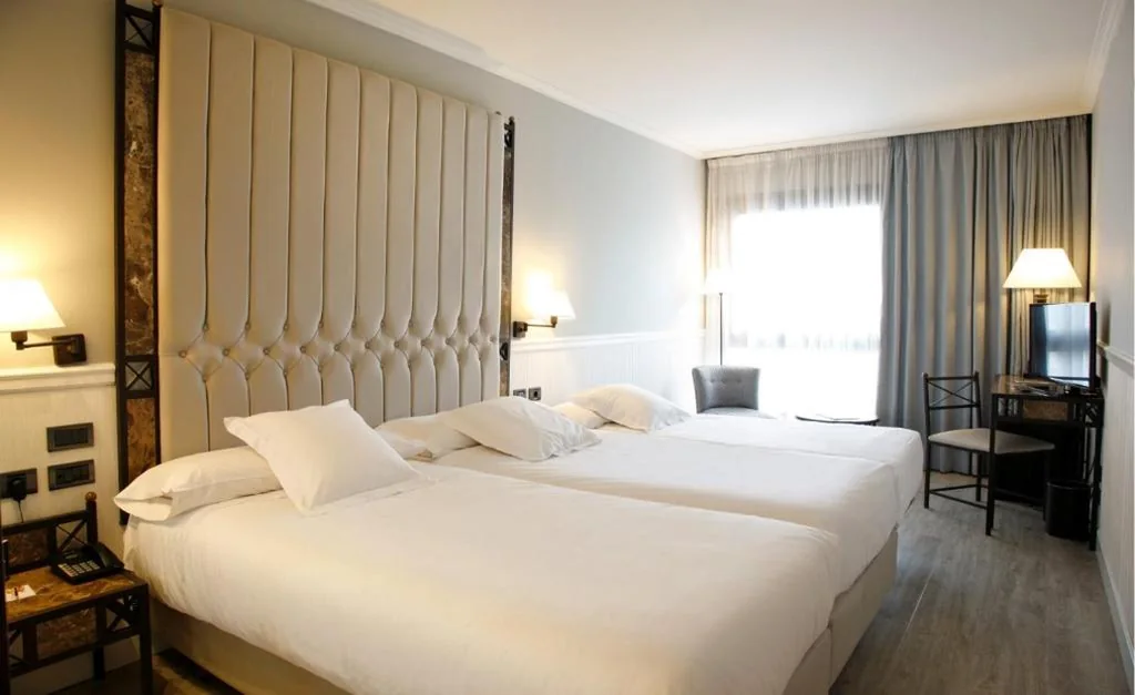 Camera Doppia con letto supplementare - 2 letti — Hotel Gran Via