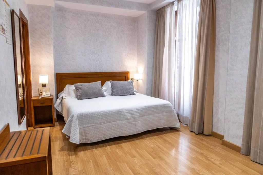 Superior Double Room — Hotel Granada Centro