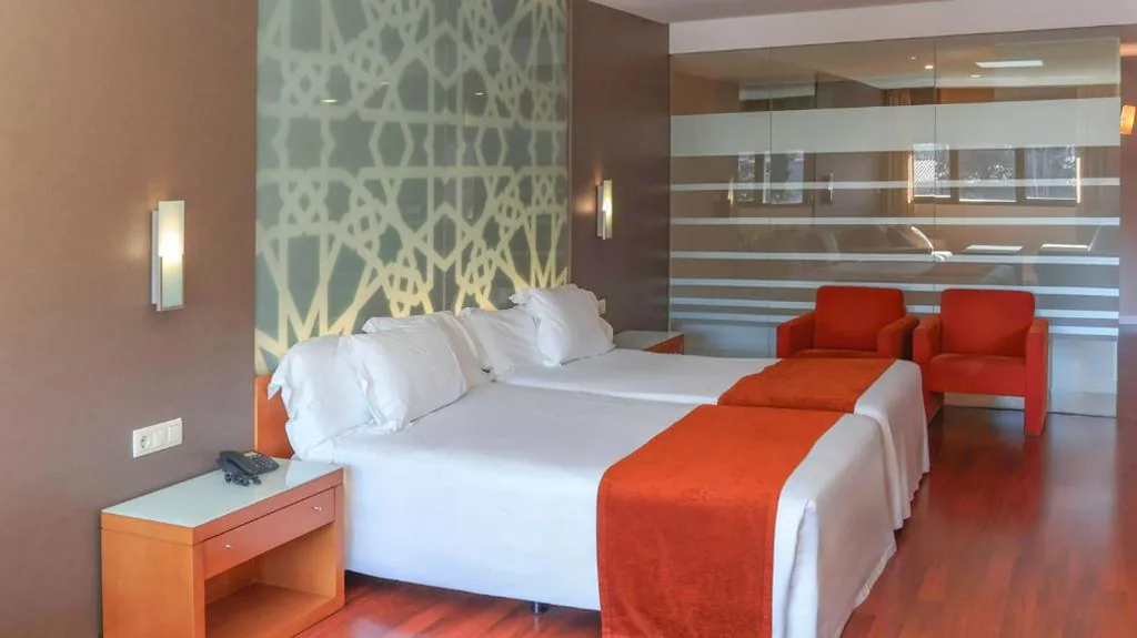 プレミアルーム — Hotel Granada Palace, Affiliated by Meliá