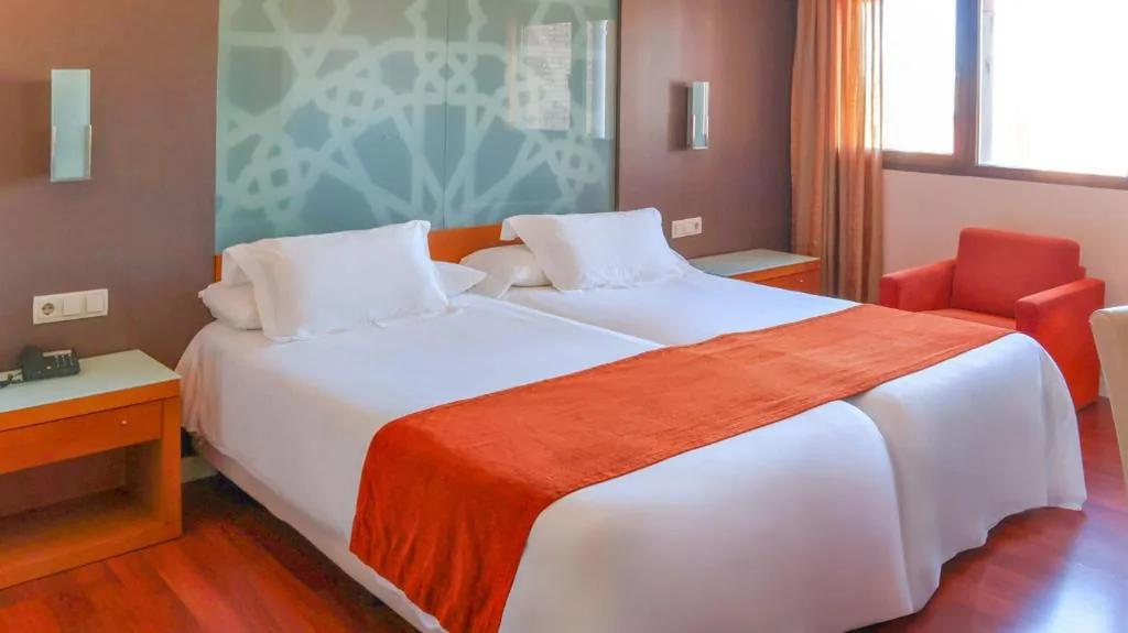 コネクティングスイート — Hotel Granada Palace, Affiliated by Meliá