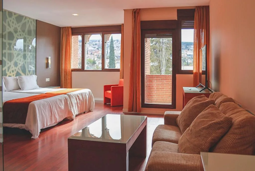 ジュニアスイート — Hotel Granada Palace, Affiliated by Meliá