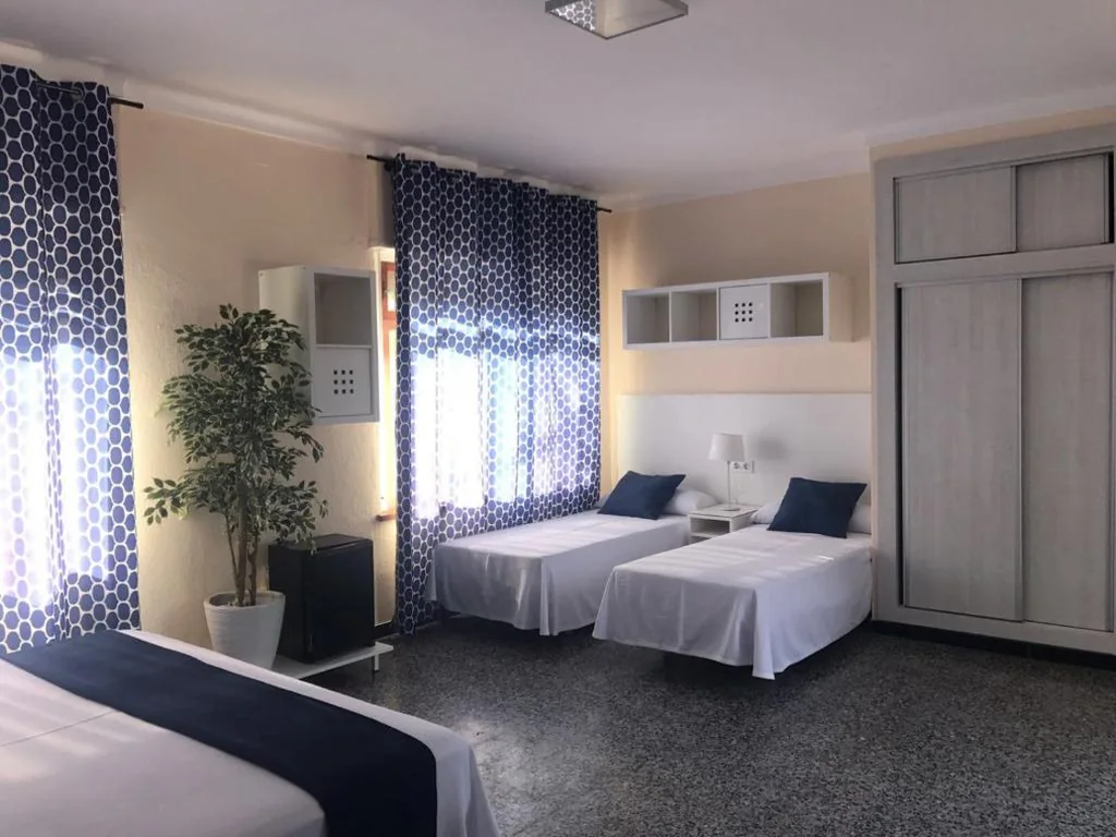 Chambre Familiale — Hotel Gri-Mar