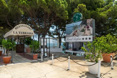 Hotel Grifeu y Restaurant - Costa Brava — photo 8