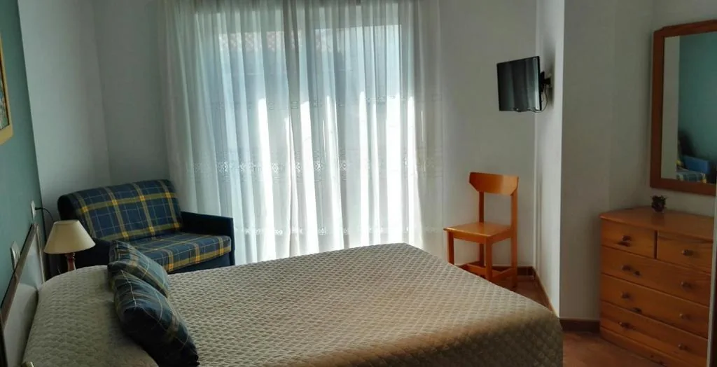 Habitación Deluxe (2 adultos + 1 niño) — Hotel Grove