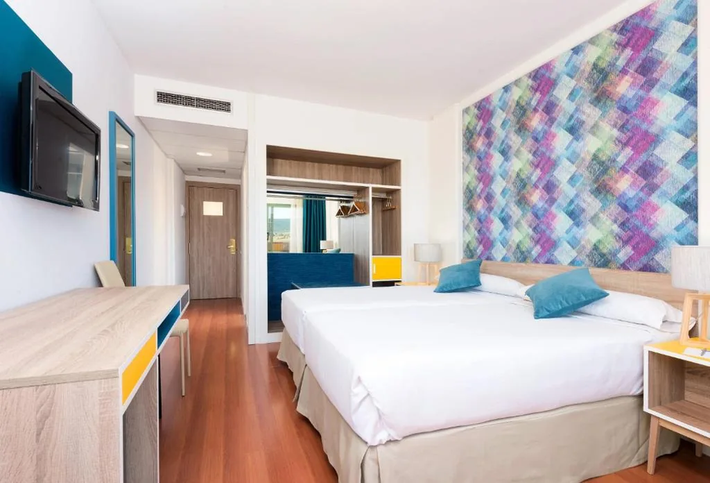 Quarto Standard com varanda — Hotel Guadalajara and Conference Center, Affiliated by Meliá