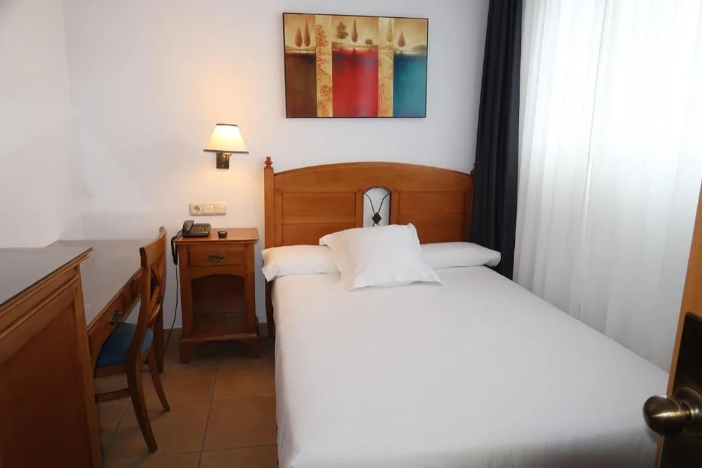 Quarto Duplo Pequeno — Hotel Gudamendi