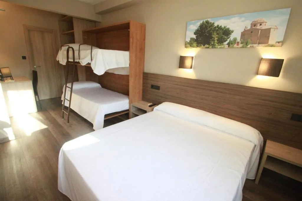 Habitación Familiar — Hotel, H de l'Anton