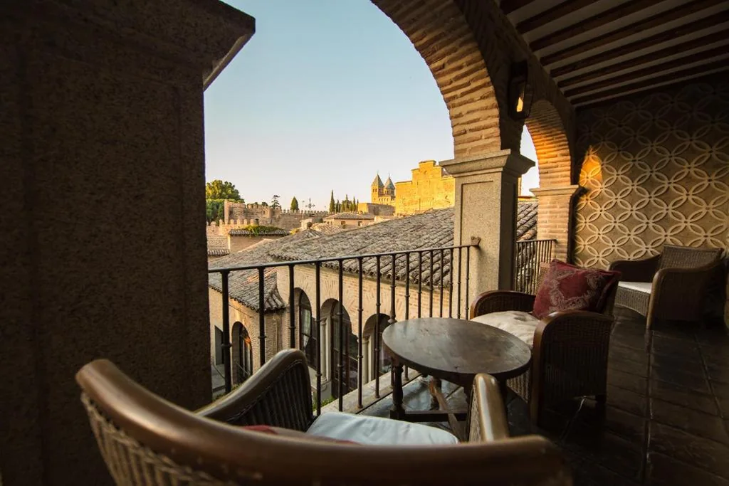 Suite con cama extragrande — Hotel Hacienda del Cardenal