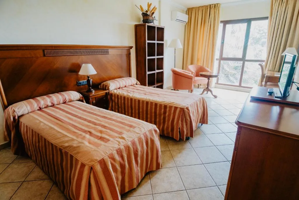 Zweibettzimmer mit Terrasse — Hotel Hacienda Don Manuel