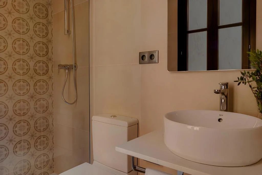 Habitación Doble Económica — Hotel Hamsa House