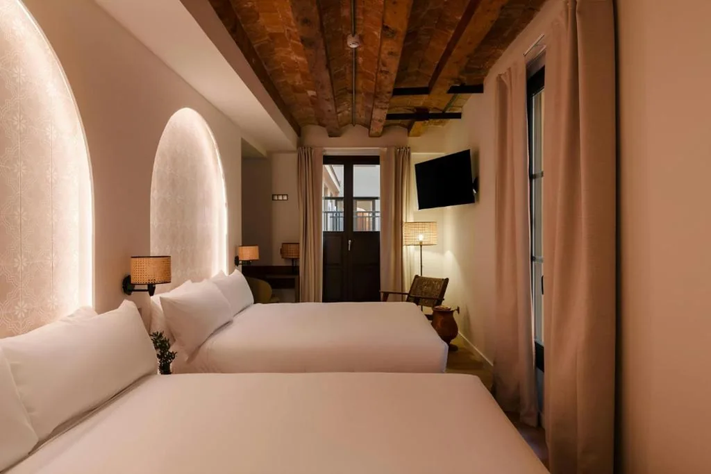 Habitación Doble Estándar - 2 camas — Hotel Hamsa House