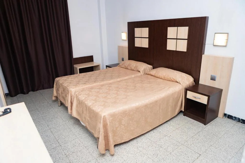 Doppelzimmer – 1 oder 2 Betten — Hotel Haromar